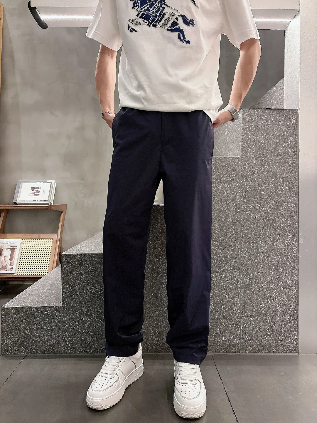 ， ， ， ， . . ， ， Sizes M-3x L